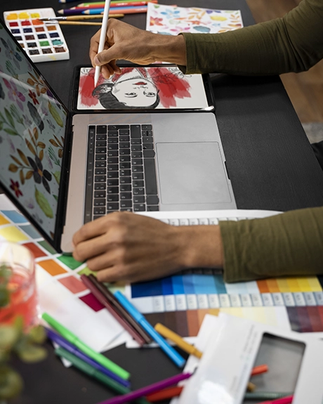 Equipo profesional de K'inal Creativo, agencia de publicidad y marketing estratégico